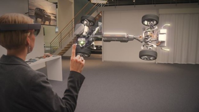 HoloLens will reach 5.5 hours of autonomy, working to improve the field of vision