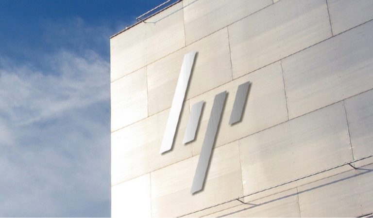 The reorganization comes to HP up to 4000 layoffs by falling computer sales
