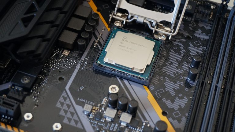 Intel Core i7-8700K: The king of the processors to play has returned with bestial and hot 5 GHz