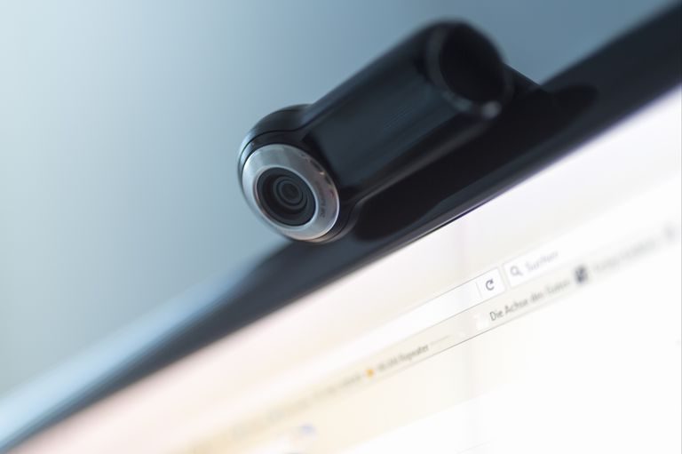 Protect your privacy from hackers: How to disable the webcam?