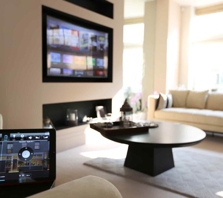 The Rise of AI in High-End Home Automation Systems: A Smart Revolution